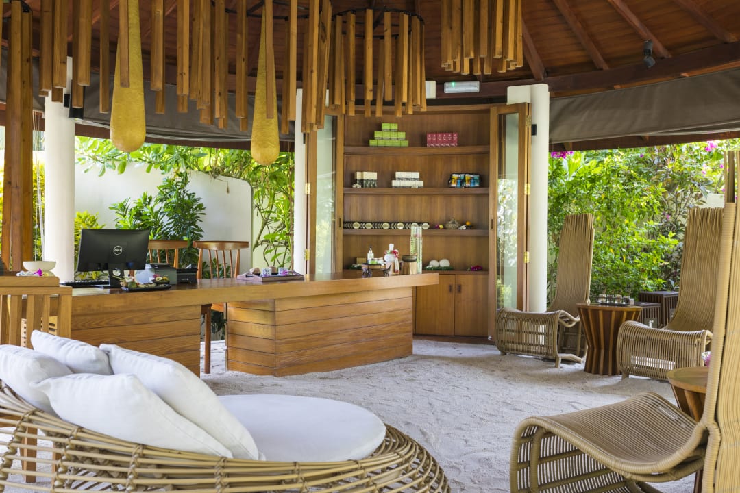 Lobby Centara Ras Fushi Resort & Spa Maldives