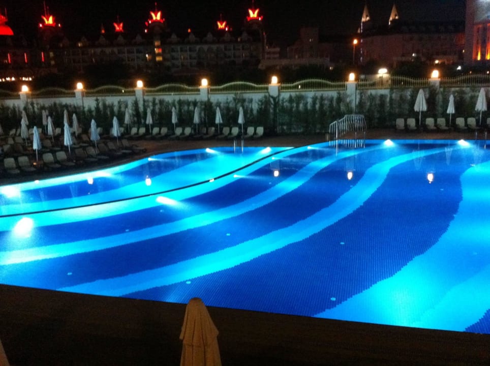 Poolanlage Well Palace Side