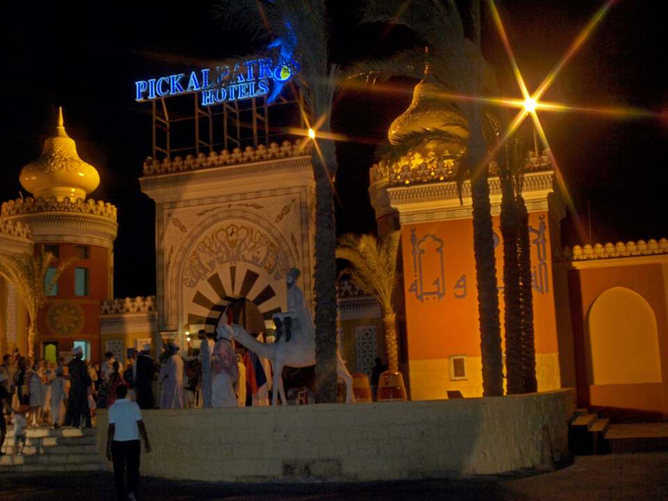 Nocą Pickalbatros Alf Leila Wa Leila Resort - Neverland Hurghada