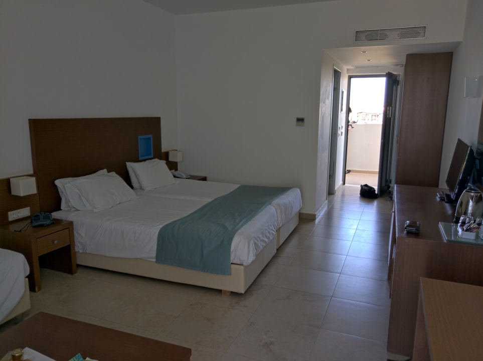 Zimmer Asterias Beach Resort