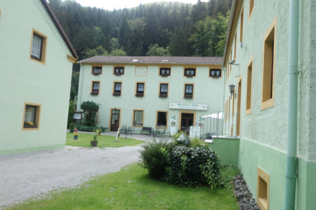 Innenhof Pension Mittelndorfer Mühle