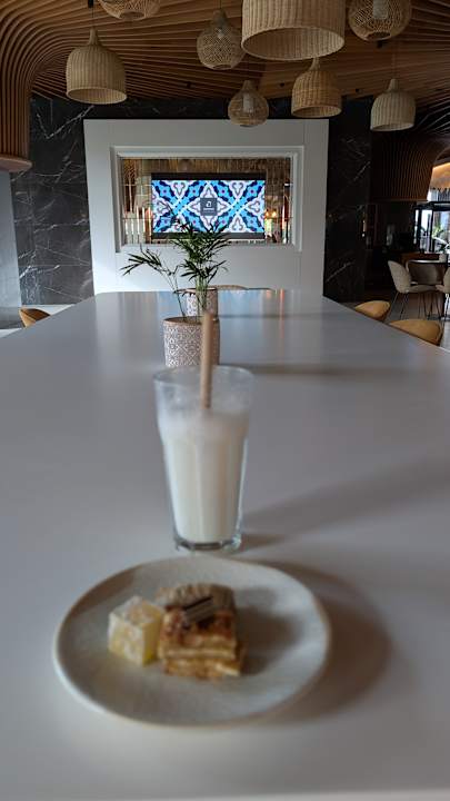 Gastro Jacaranda Luxury Resort