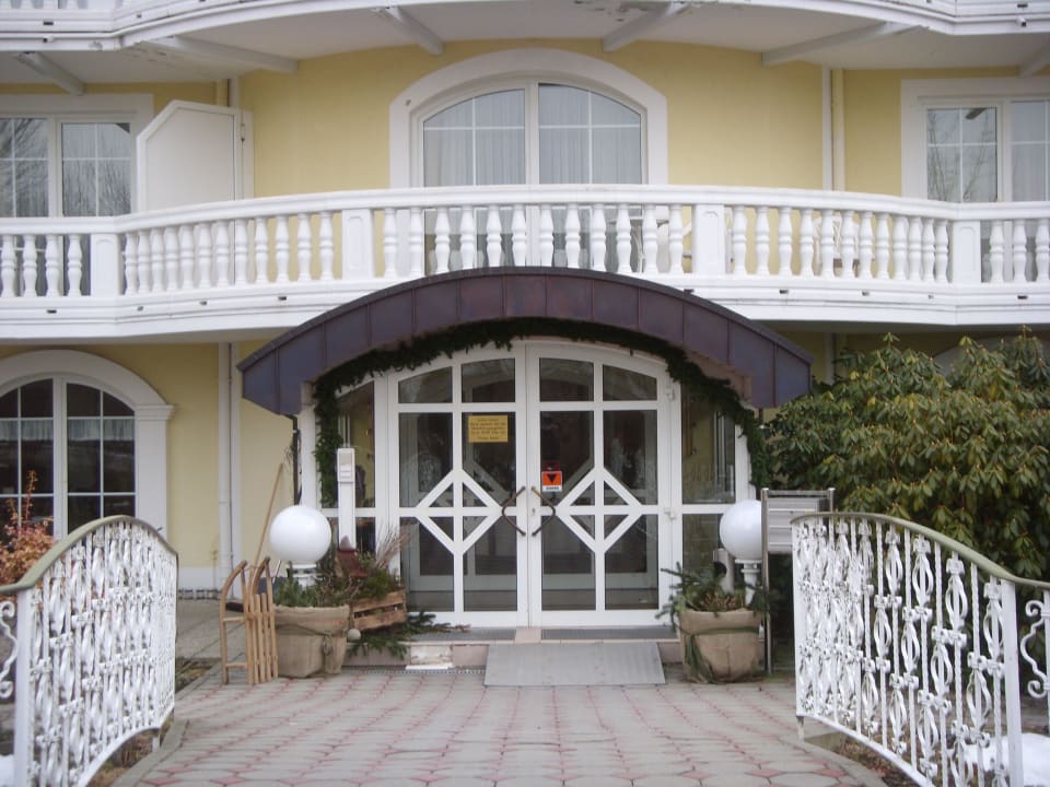 Hotelleingang Ferienappartements Grolik