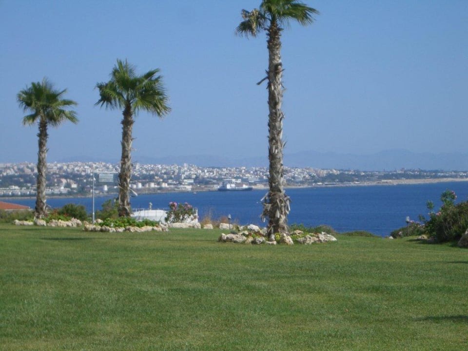 Blick nach Rhodos Stadt Hotel Kalithea Horizon Royal