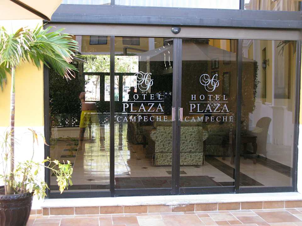 Вход Hotel Plaza Campeche