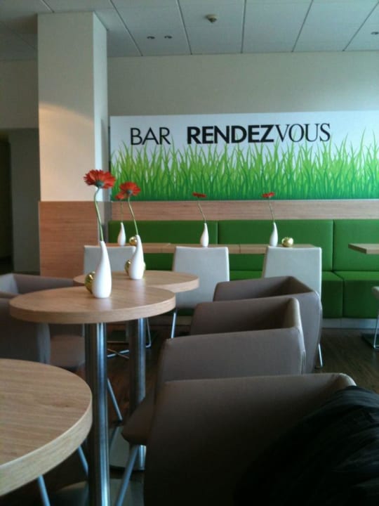 Hotel Ibis Berlin Ostbahnhof me and all hotel Berlin east side, part of JdV by Hyatt