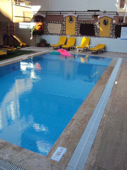 Бассейн Hotel Kleopatra Alis