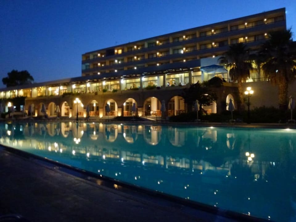 Pool am Abend Grecotel LUXME Dama Dama