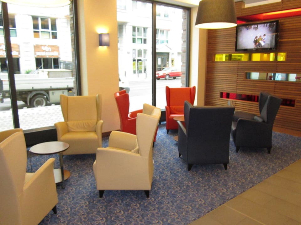Lobby / Sitzmöglichkeit Hampton by Hilton Berlin City West