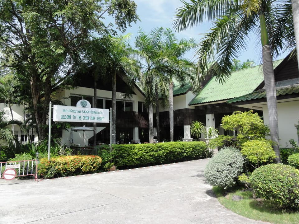 Einfahrt Green Park The Green Park Resort