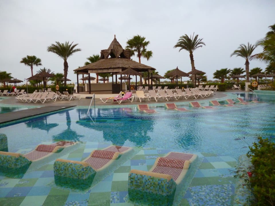 Pool Hotel Riu Karamboa