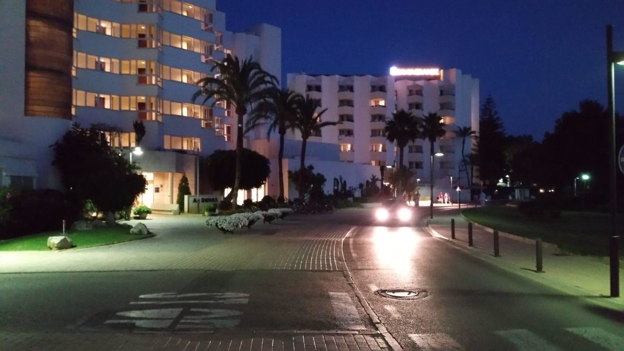 Zugangsstraße zum Hotel Hipotels Bahia Grande