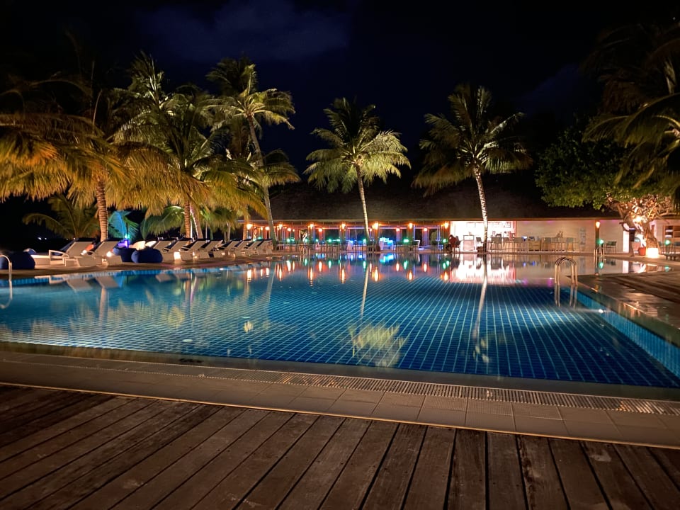 Pool Meeru Maldives Resort Island