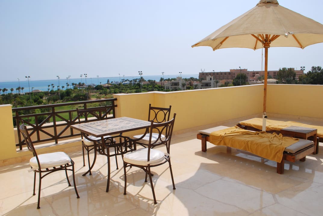 Riesige  Dachterrasse mit über 60 m² Steigenberger ALDAU Beach Hotel