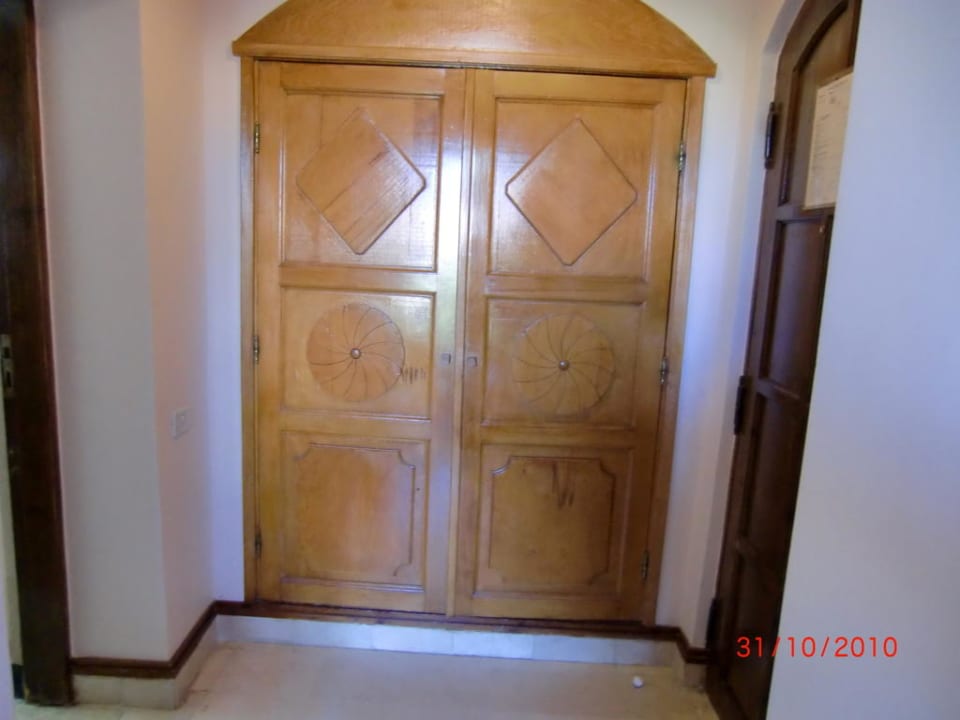 Kleiderschrank Sultan Bey Hotel, El Gouna