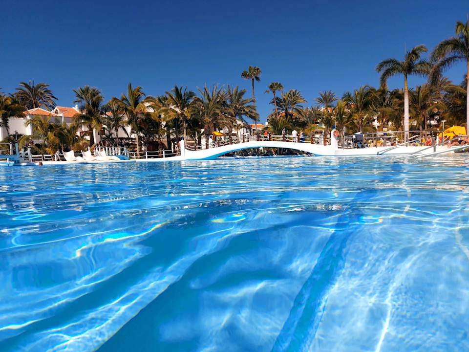 Pool Parque Santiago III Official