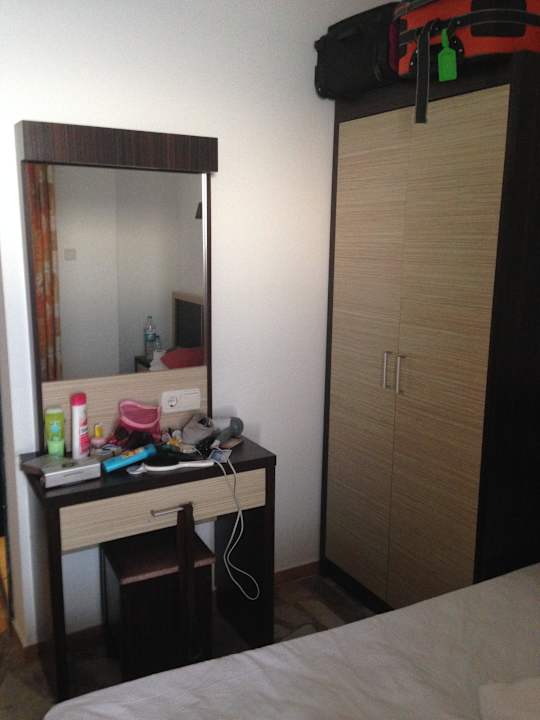 "Schminktische" Semt Luna Beach Hotel