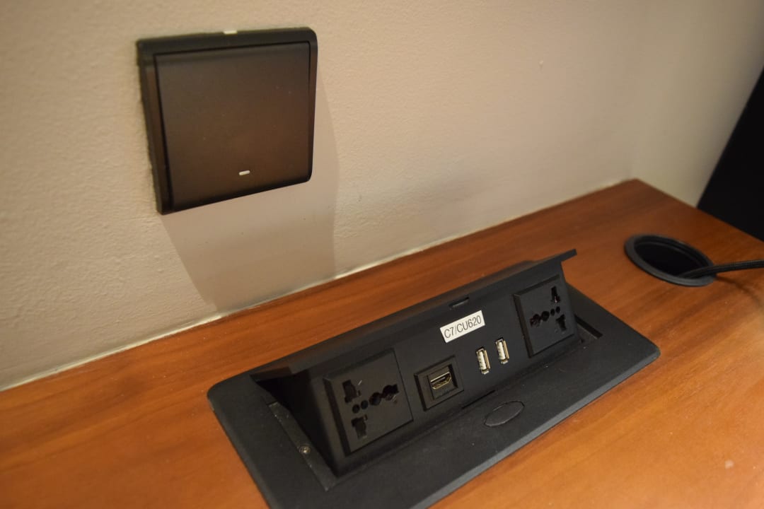 Zimmer The WB Abu Dhabi, Curio Collection By Hilton