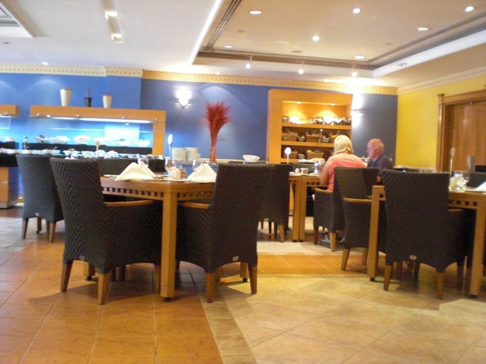 Buffet Coral Beach Resort Sharjah