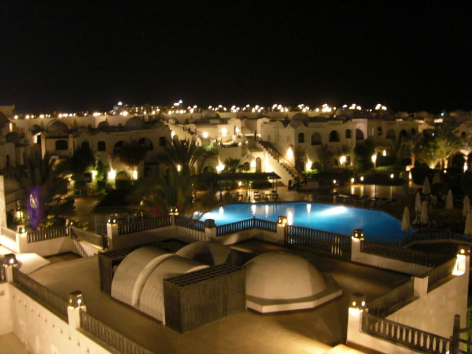 Anlage bei Nacht Arabella Azur Resort