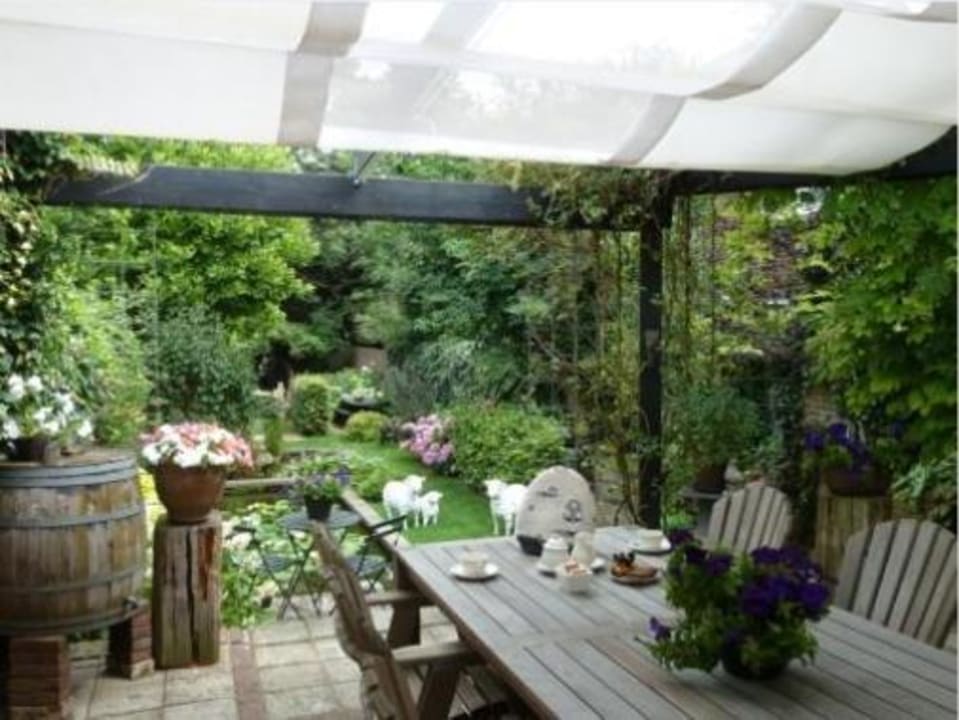 Blick in den Garten - im Soimmer auch Frühstück B&B Aan 't Wilhelminaplein