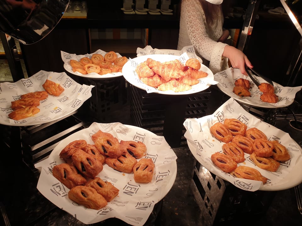 Gastro Hotel Jen Tanglin Singapore