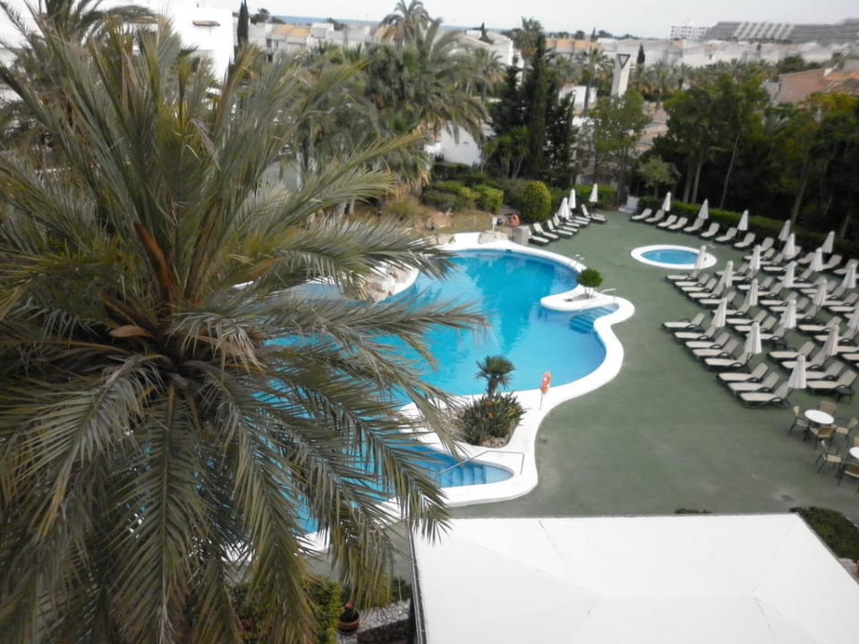 Pool vom Balkon gesehen Welikehotel Marfil Playa