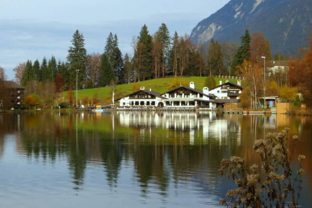 Blick zum Seehaus-Restaurant Riessersee Hotel