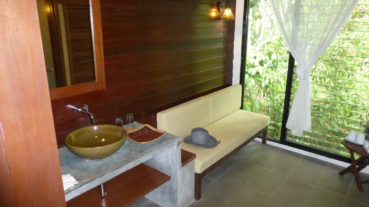 Bad Hotel Sukau Rainforest Lodge