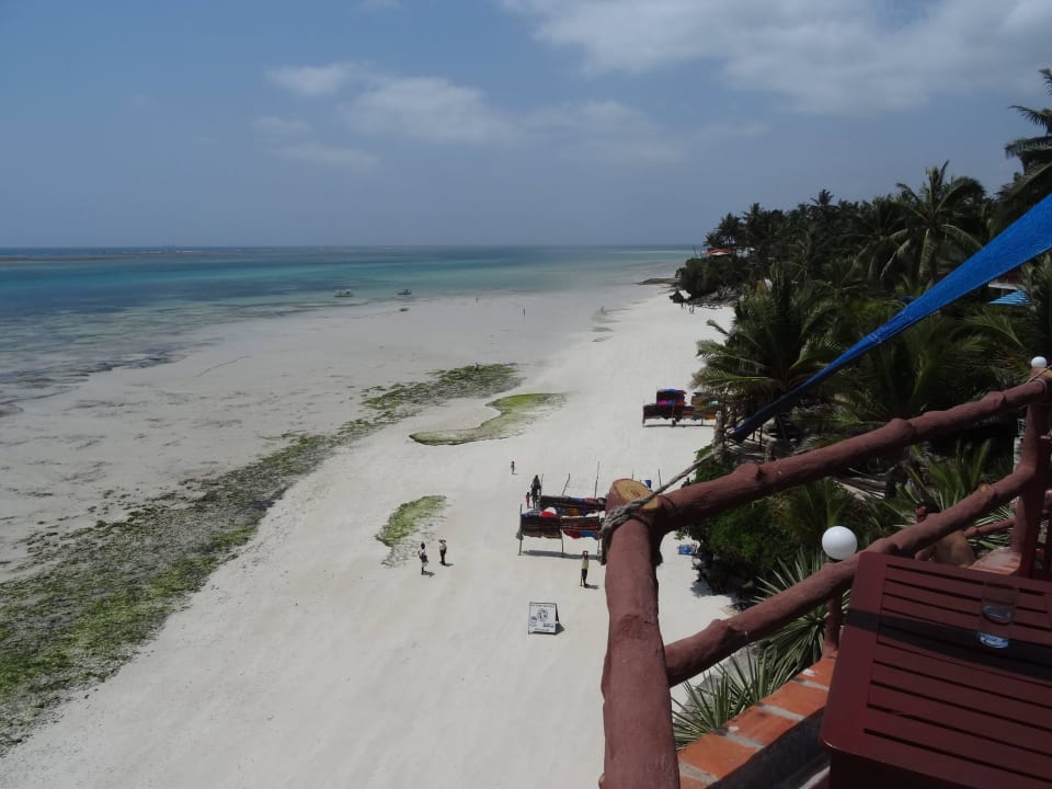 Blick auf den Strand Bahari Beach Hotel