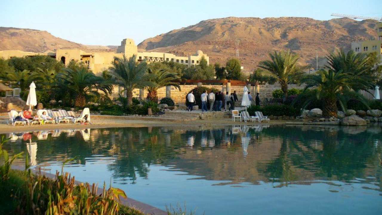 Pool Mövenpick Resort & Spa Dead Sea