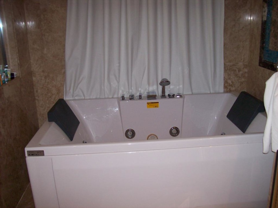 Suite - Jacuzzi Premier Le Reve Hotel & Spa