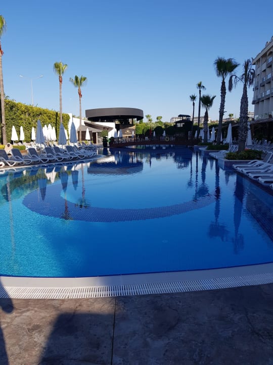 Pool Mary Hotel Side