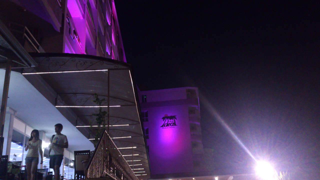 Abends Hotel Ideal Beach