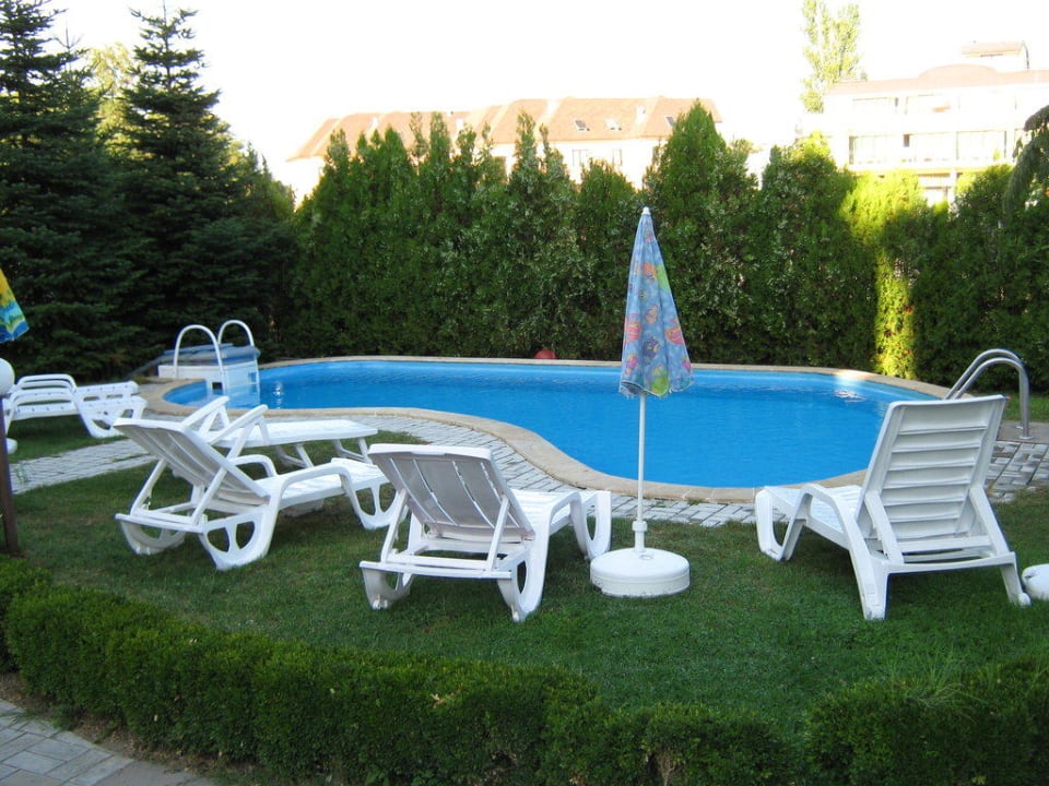 Pool der Villa Albatros Hotel Villa Albatros