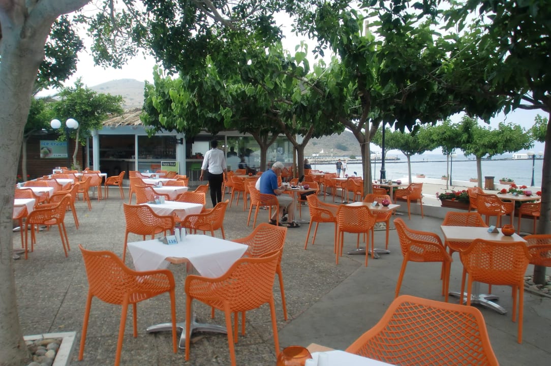 In der Anlage konnte man Frühstücken & Abendessen  Hotel Corissia Princess