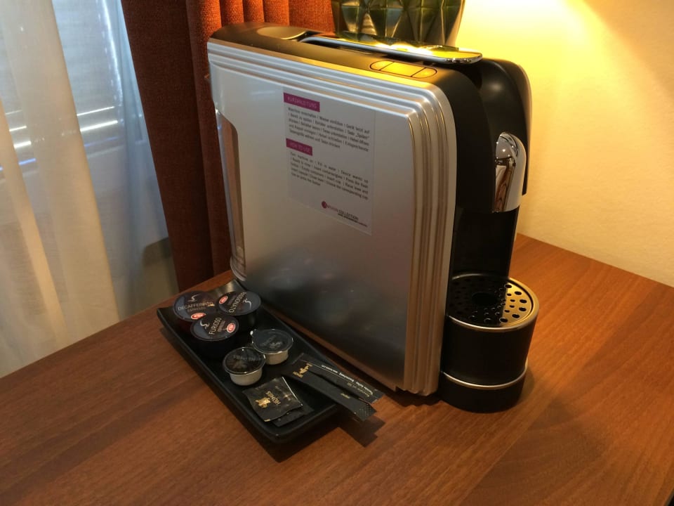 Kaffeemaschine im Zimmer AMERON Hamburg Hotel Speicherstadt