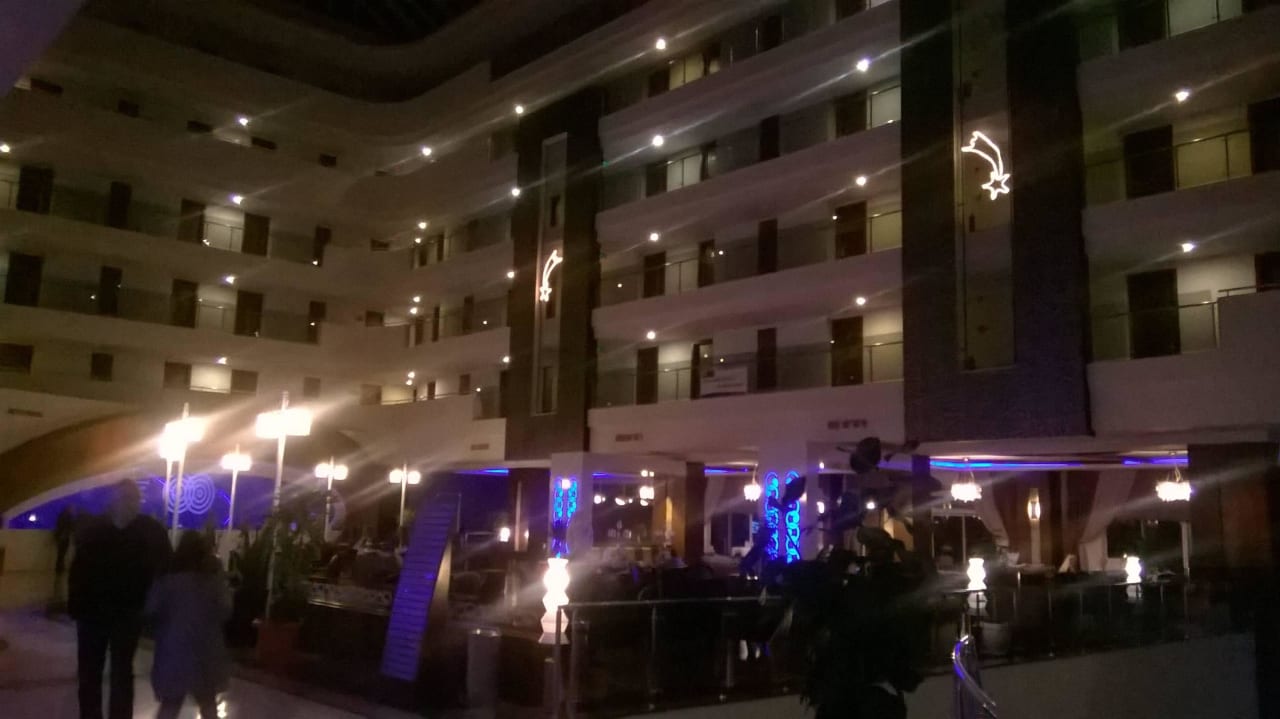 Lobby am Abend Seaden Sea World Resort & Spa