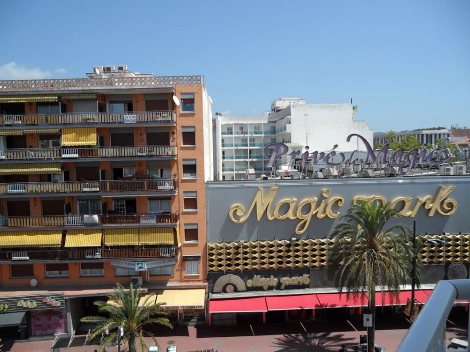 Ausblick zur Straßenseite Hotel Xaine Park