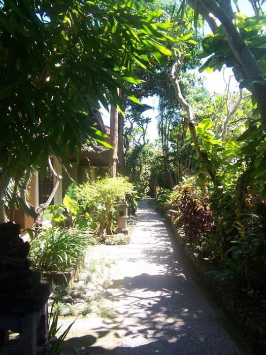 Weg zum Zimmer Hotel Puri Bambu