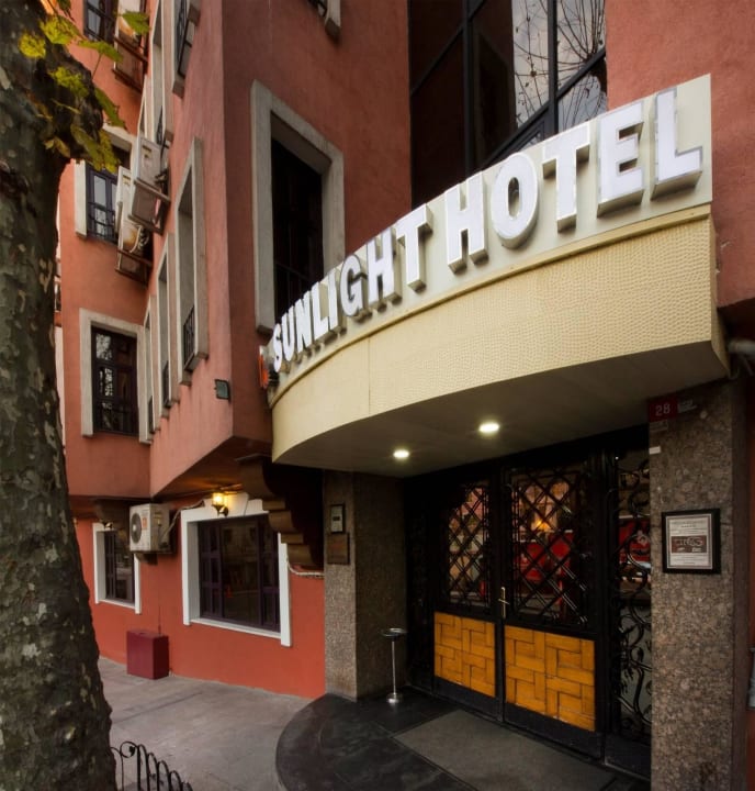 Entrance Hotel Sunlight