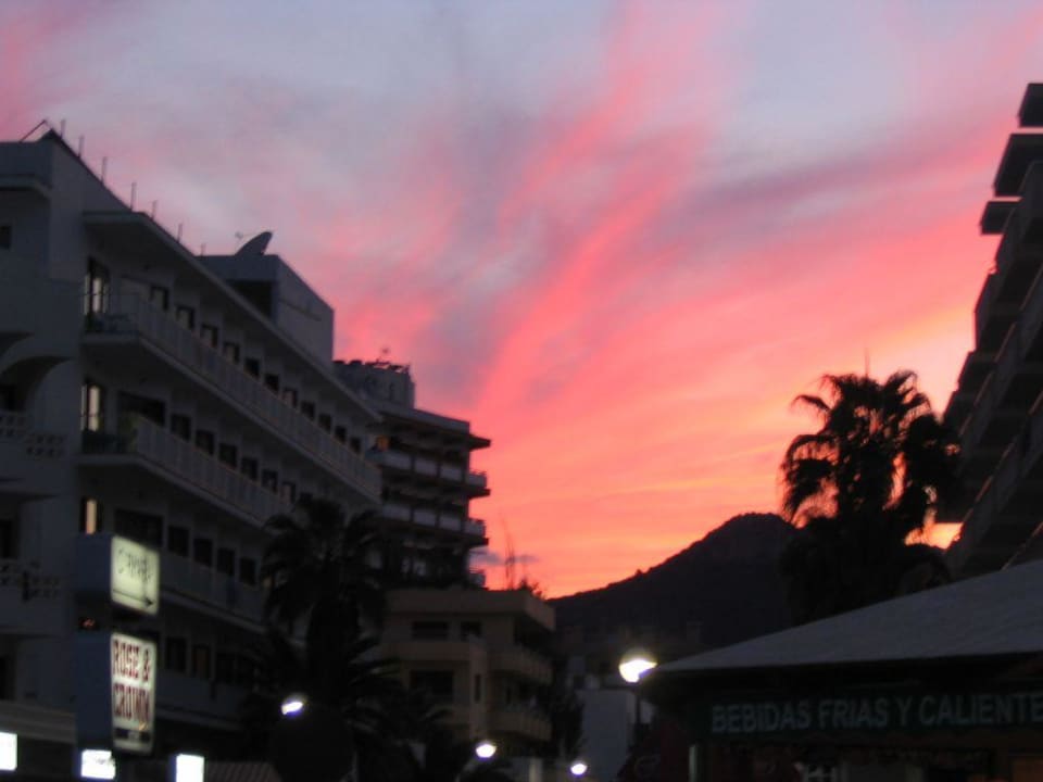 Sonnenuntergang R2 Veronica Beach Hotel