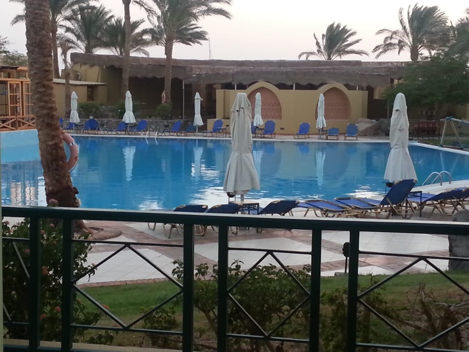 Schönes Pool Jaz Makadina