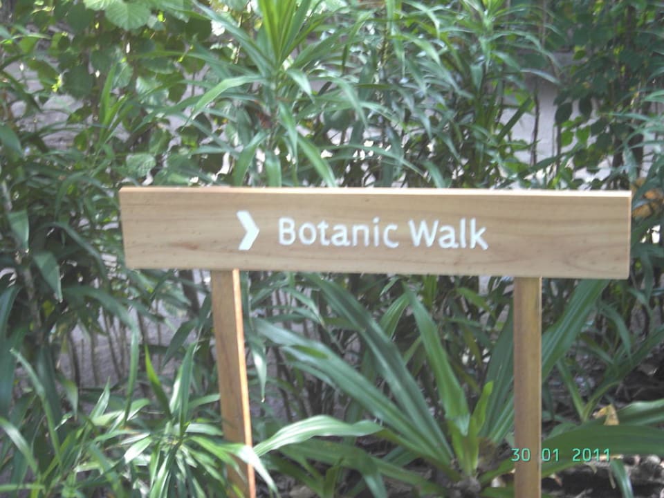 Wegweiser zum neuen Botanic Walk Kuramathi Maldives
