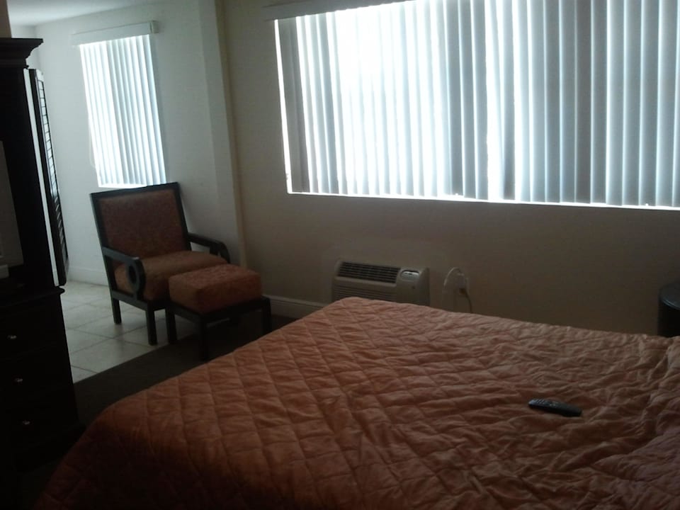 Blick von der Eingangstür in den Raum Hotel Beach Place Miami