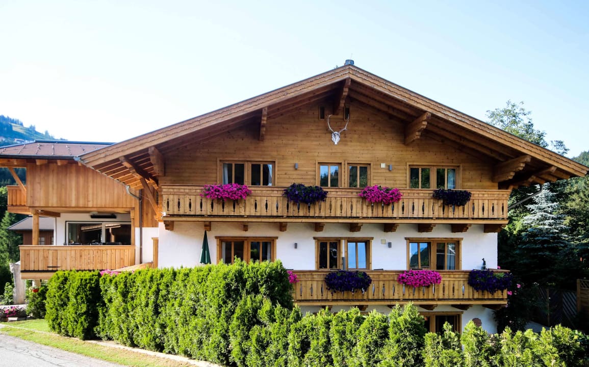 Außenansicht Haus Berge Appartements