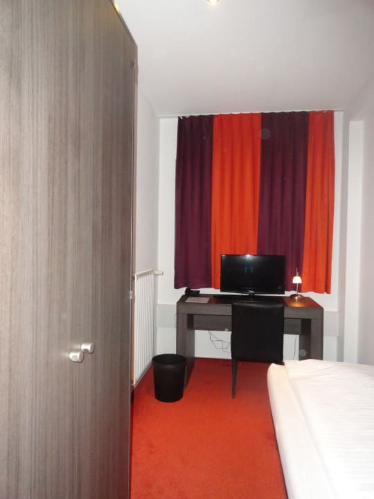 Zimmer Internationales Studierendenhotel Stuttgart