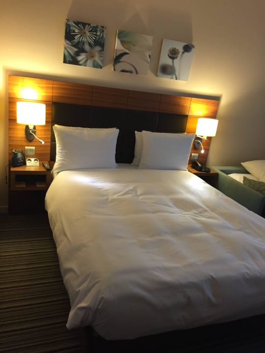 Schön eingerichtet Hilton Garden Inn Frankfurt Airport