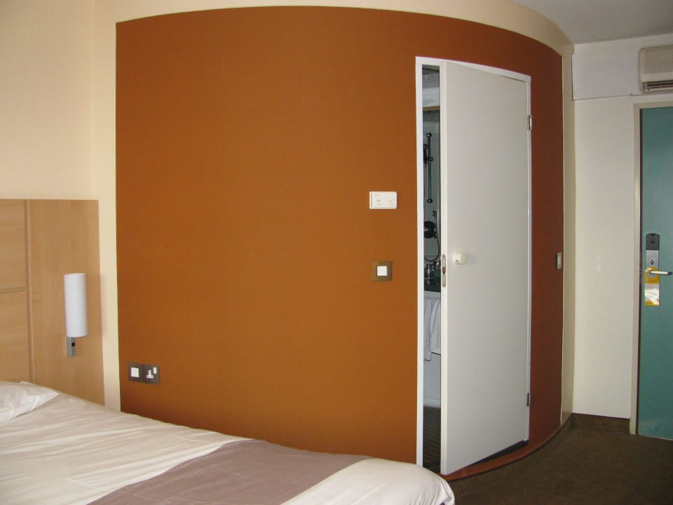 Eingang / Eingang Bad Hotel ibis London Wembley
