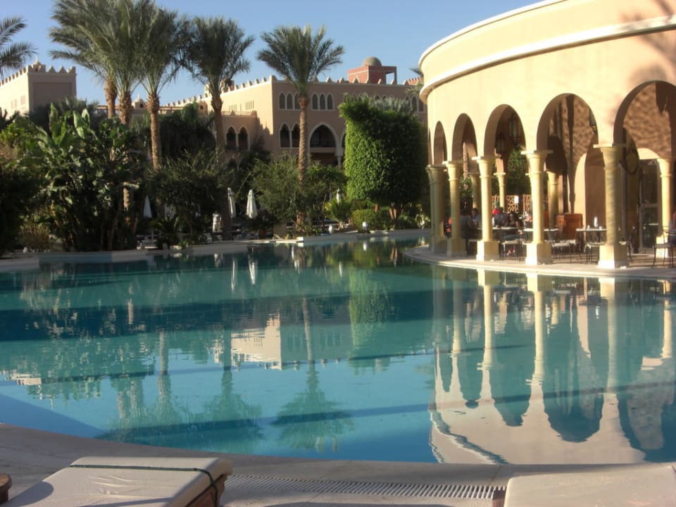 Restaurant "The Dome" und Pool Makadi Palace